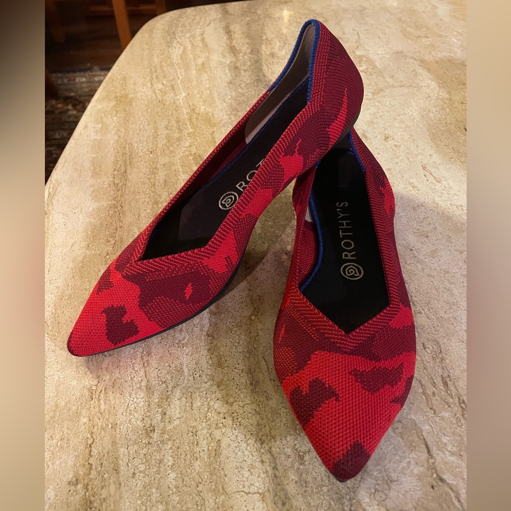 ROTHY'S The Point in Chili Red Camo size 9